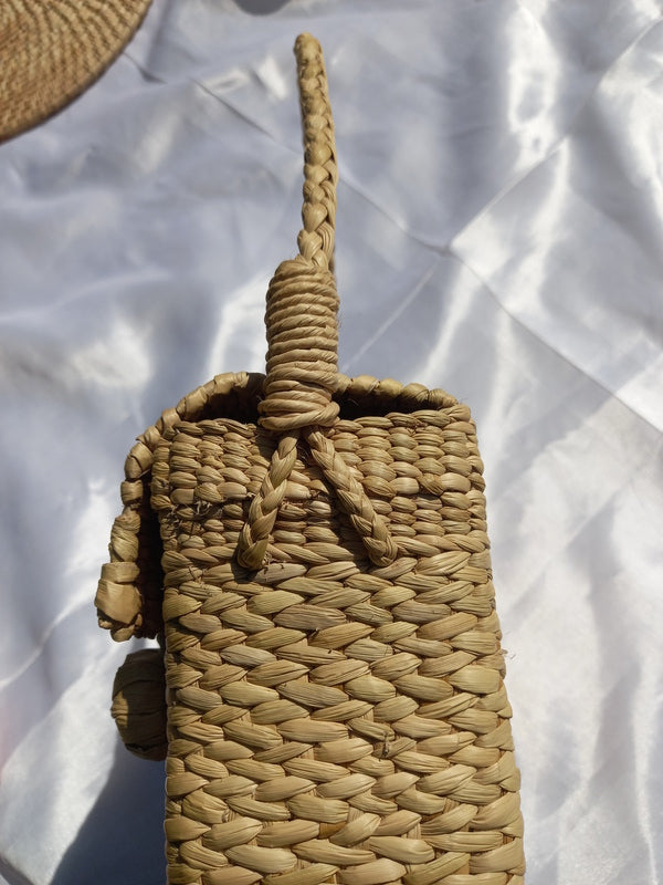Kouna bag'made from Manipur. Its is made from natural plant called 'Kouna '  which is only found at local areas of manipur. - Henary Ningthoujam - Quora